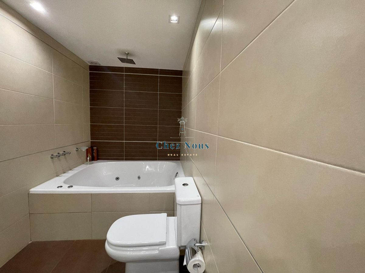 Apartamento ID.222 - Venta y Alquiler temporario de Apartamento, 3 dormitorios. Playa brava, Punta del Este. 