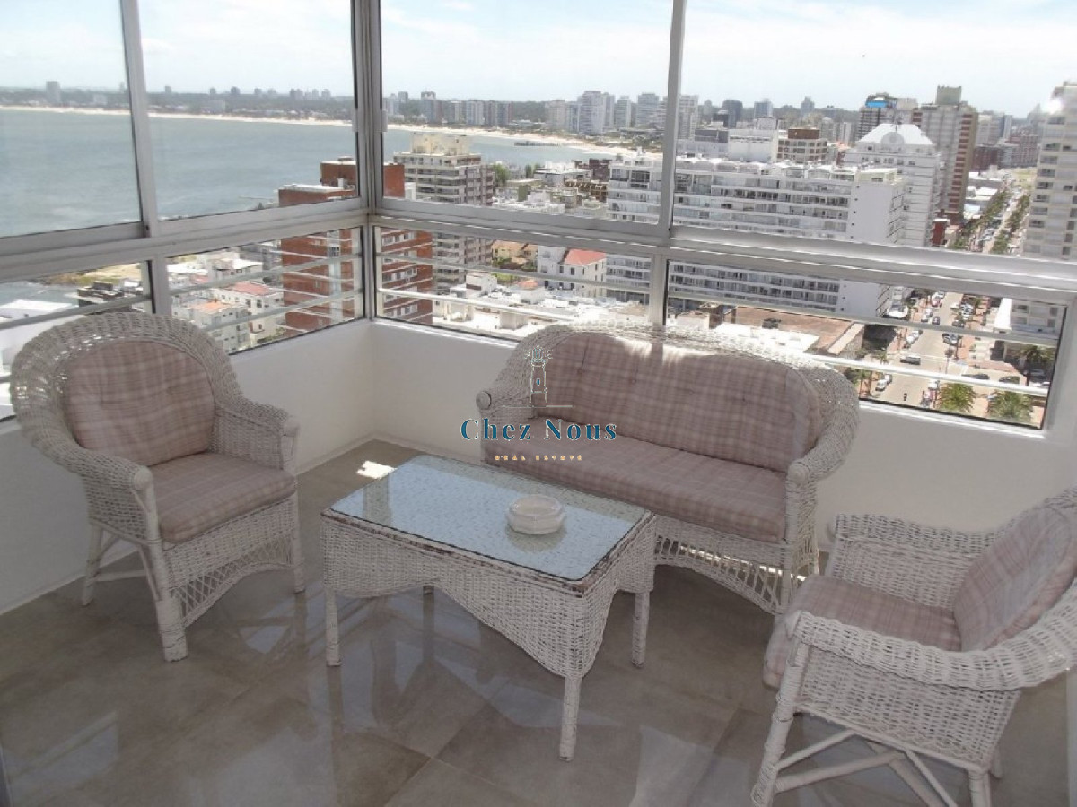Apartamento ID.216 - Venta apartamento 3 dormitorios, Península, Punta del Este.