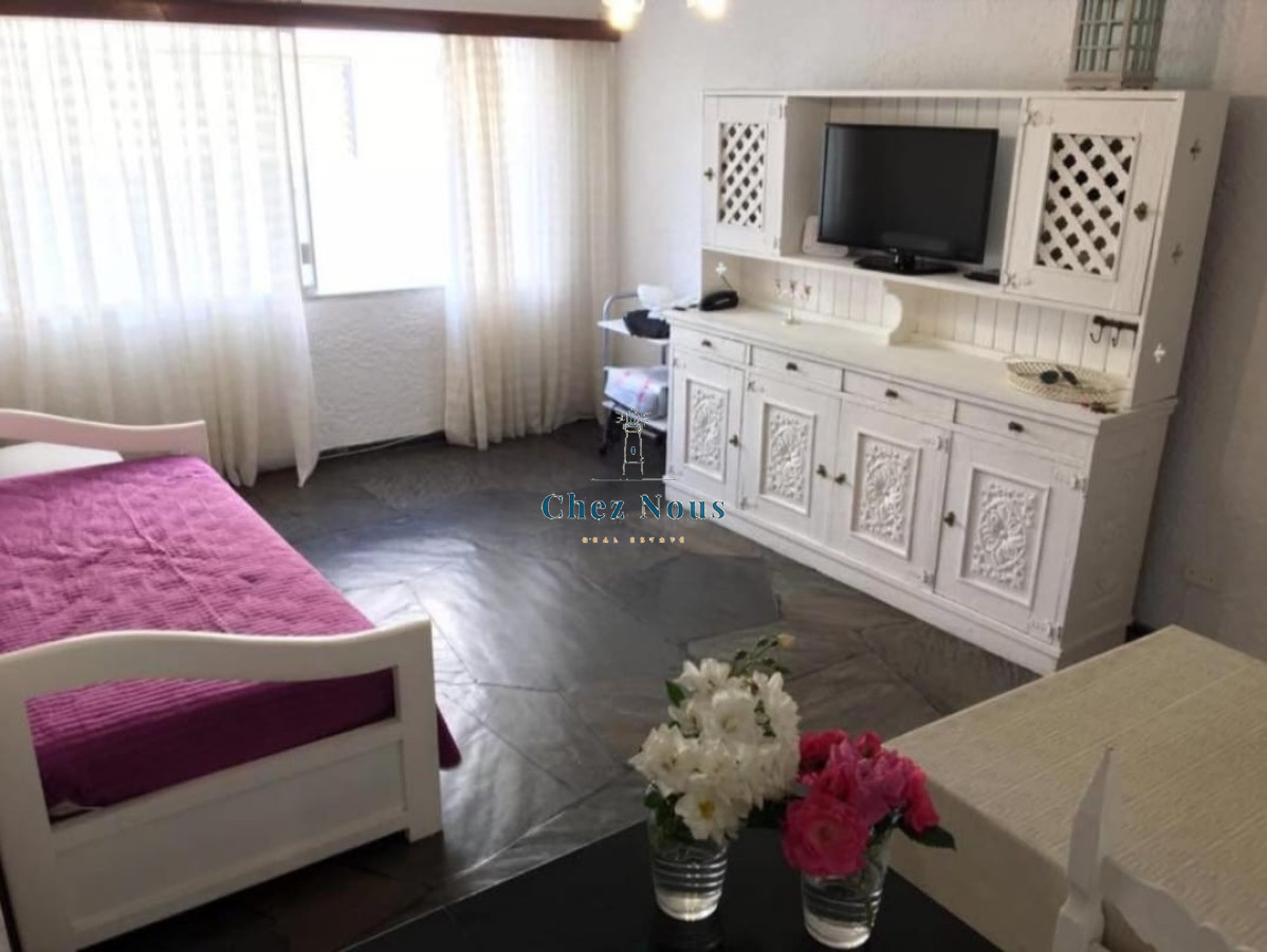 Apartamento ID.675 - Venta de Apartamento 1 dormitorio en Playa Mansa, Punta del Este.