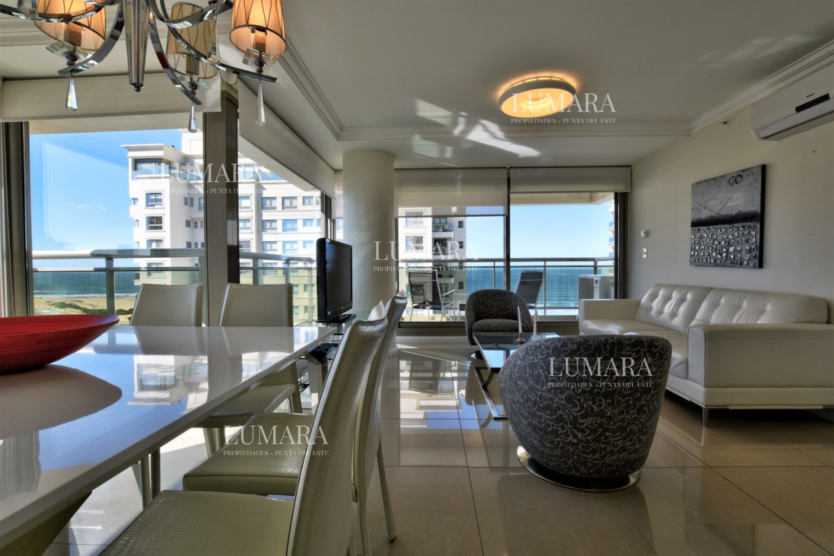 Apartamento ID.2216 - Venta de Apartamento, 2 dormitorios. Playa brava, Punta del Este. 