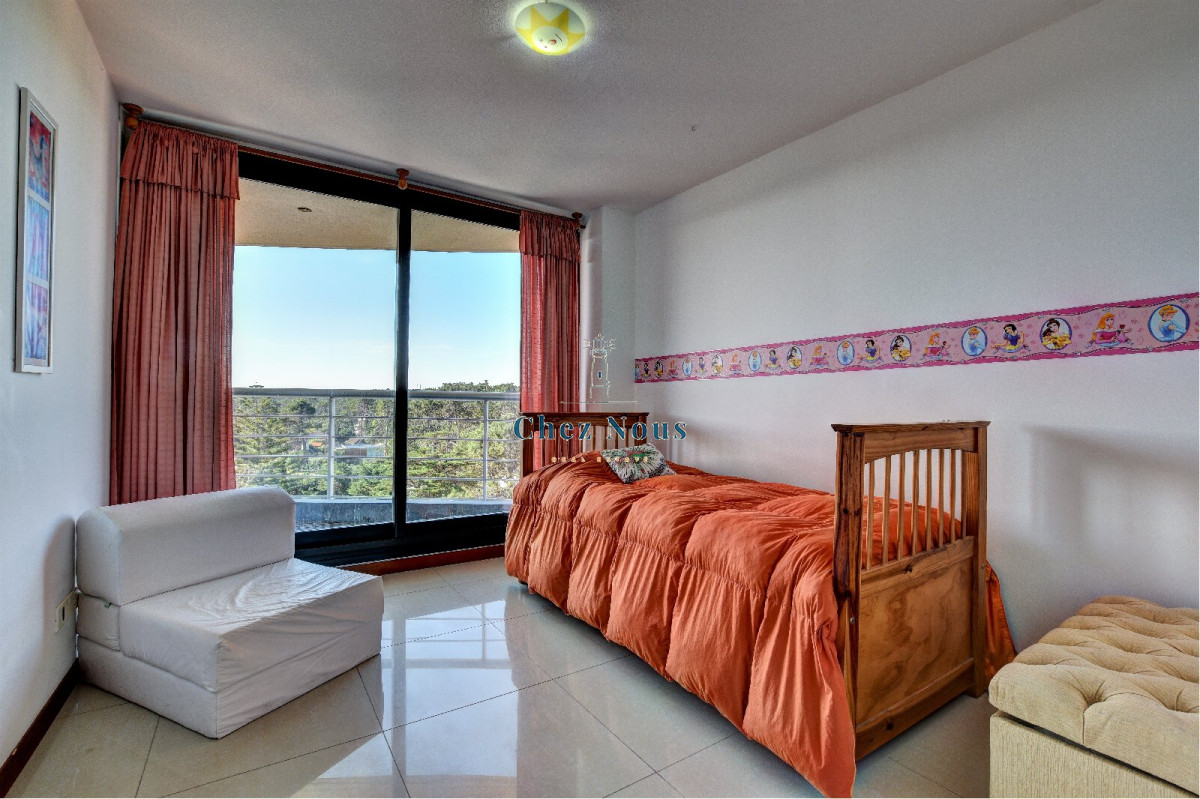 Apartamento ID.211 - Venta de Apartamento 3 dormitorios en Roosevelt, Punta del Este.
