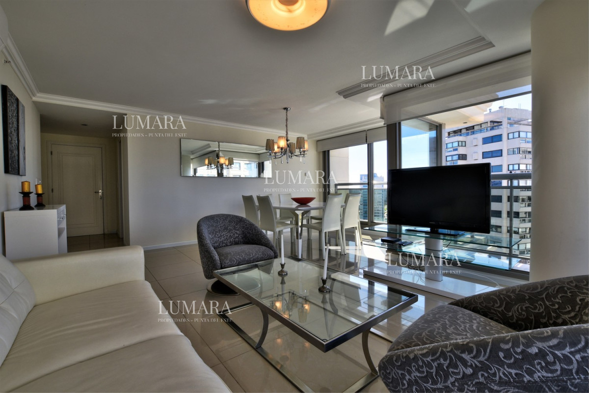 Apartamento ID.2216 - Venta de Apartamento, 2 dormitorios. Playa brava, Punta del Este. 
