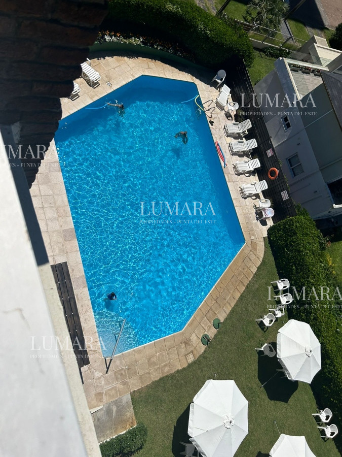 Apartamento ID.1081 - Alquiler invernal de apartamento de 4 dormitorios en Playa Mansa, Punta del Este