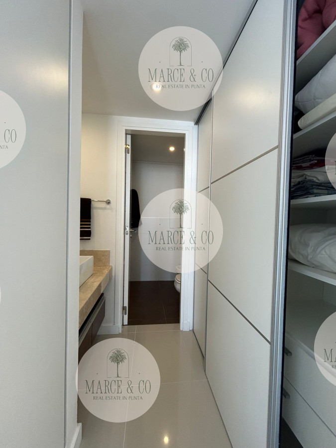 Apartamento ID.880 - Venta de Apartamento en Playa Brava, Punta del Este, Uruguay