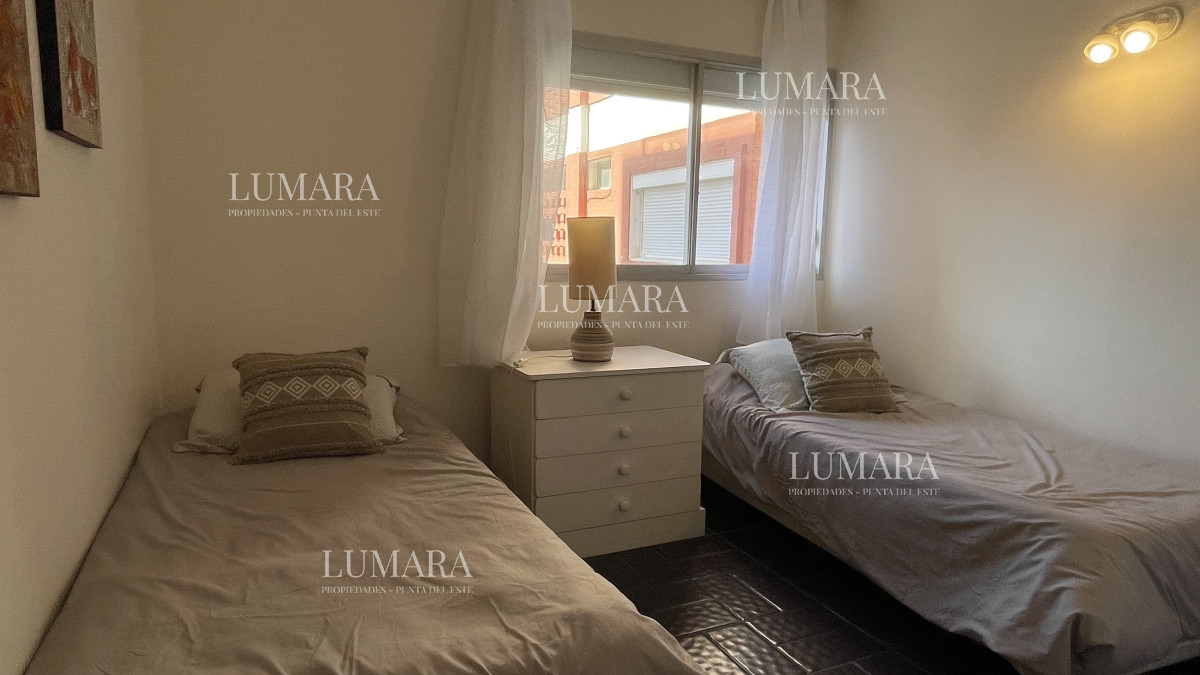 Apartamento ID.568 - Venta de apartamento de dos dormitorios en Playa Mansa, Punta del Este, Uruguay 