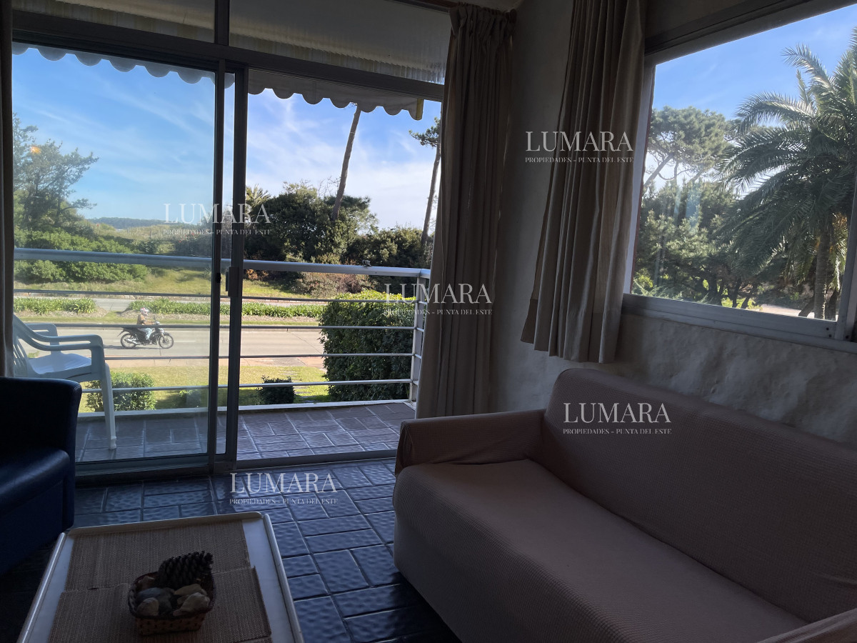 Apartamento ID.568 - Venta de apartamento de dos dormitorios en Playa Mansa, Punta del Este, Uruguay 