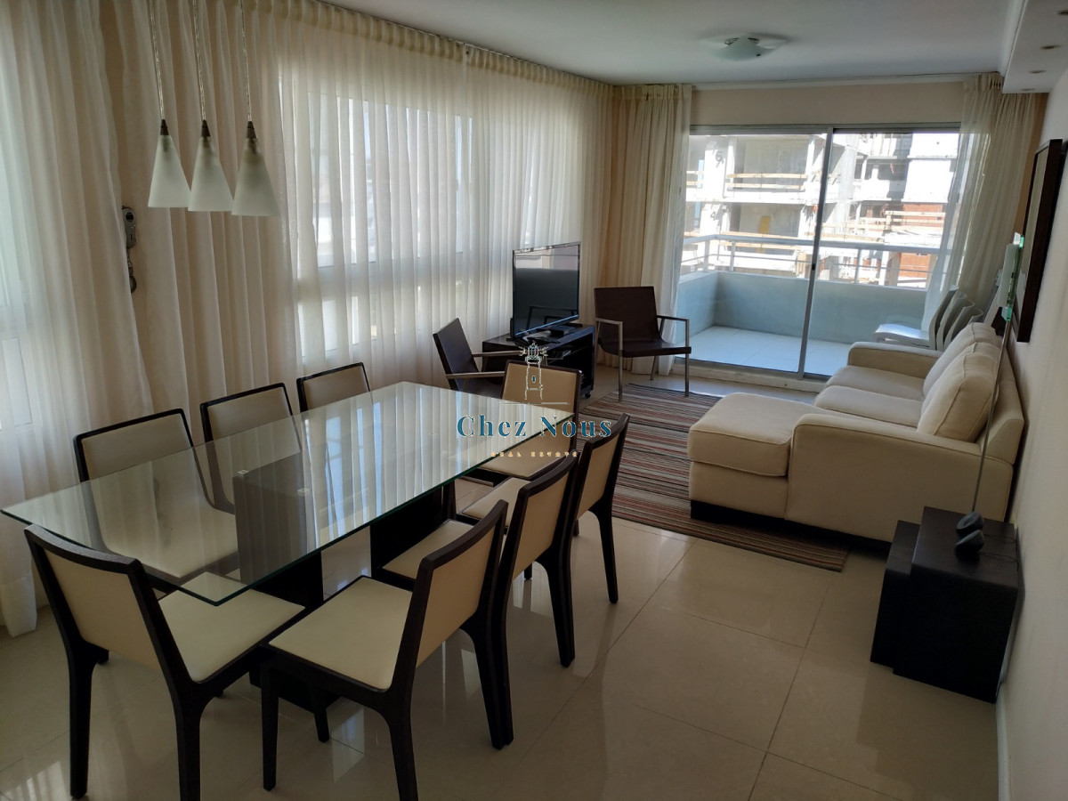 Apartamento ID.215 - Venta de Apartamento 3 dormitorios en Península, Punta del Este.