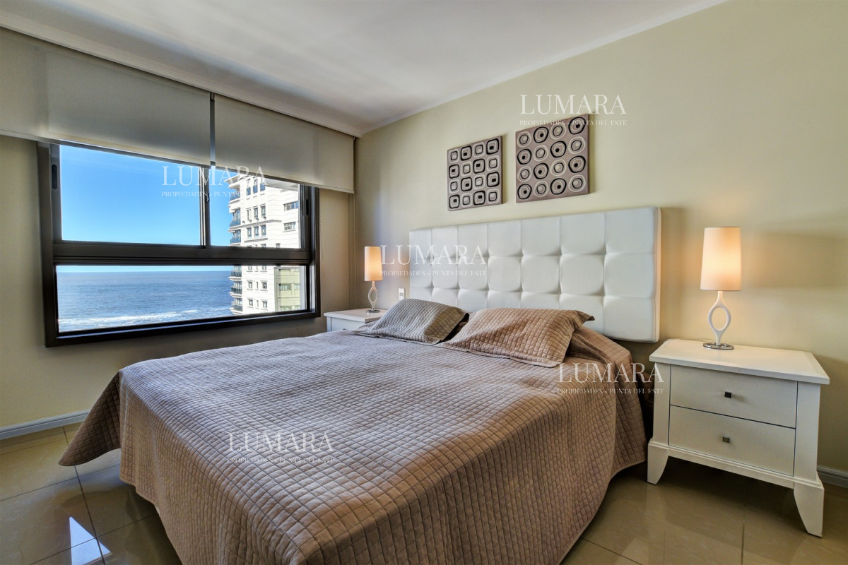 Apartamento ID.2216 - Venta de Apartamento, 2 dormitorios. Playa brava, Punta del Este. 