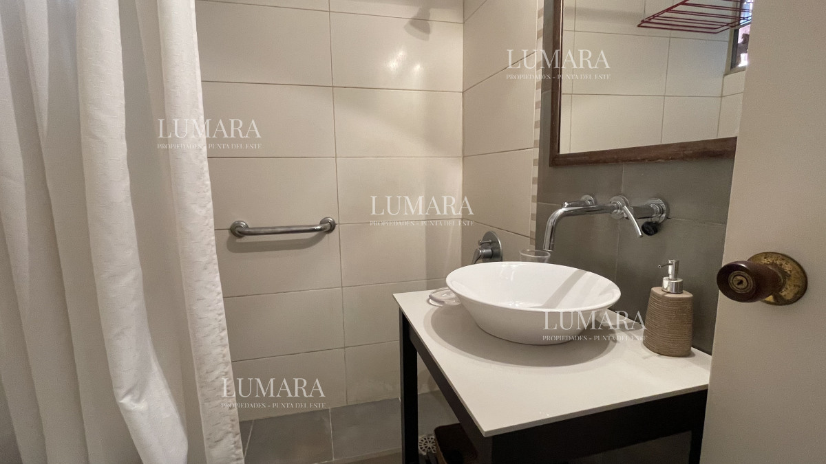 Apartamento ID.568 - Venta de apartamento de dos dormitorios en Playa Mansa, Punta del Este, Uruguay 