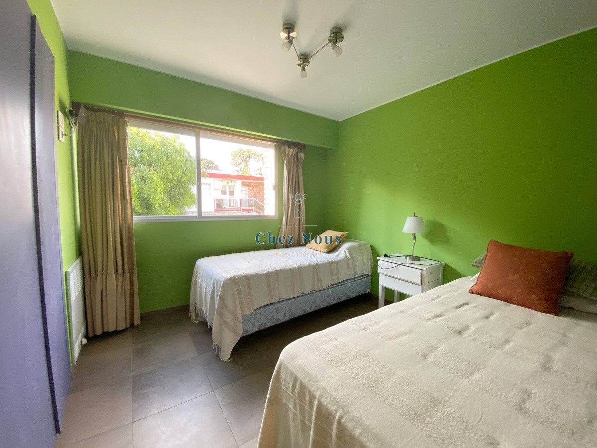 Apartamento ID.209 - Venta de Apartamento 2 dormitorios en Playa Mansa, Punta del Este.