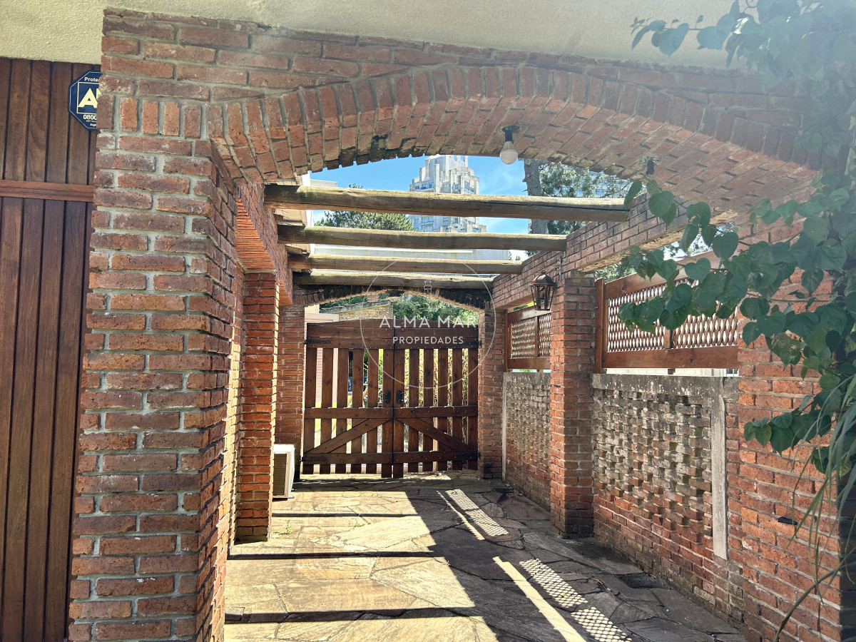 Casa ID.447 - Alquiler de Temporada de casa de 3 dormitorios en Punta del Este, Uruguay