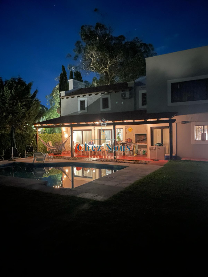 Casa ID.724 - Venta de casa de 4 dormitorios en Beverly Hills, Punta del Este