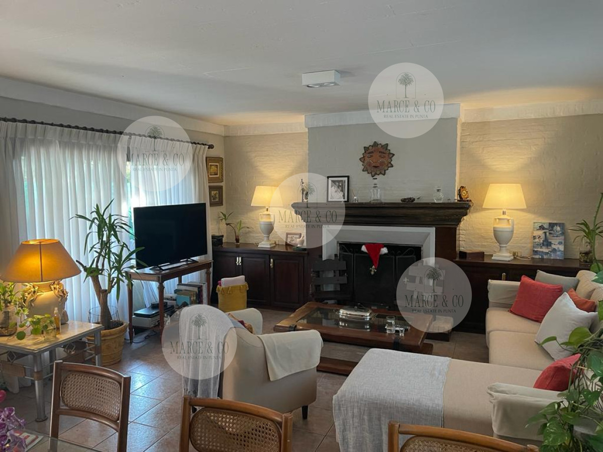 Casa ID.724 - Venta de casa de 4 dormitorios en Beverly Hills, Punta del Este