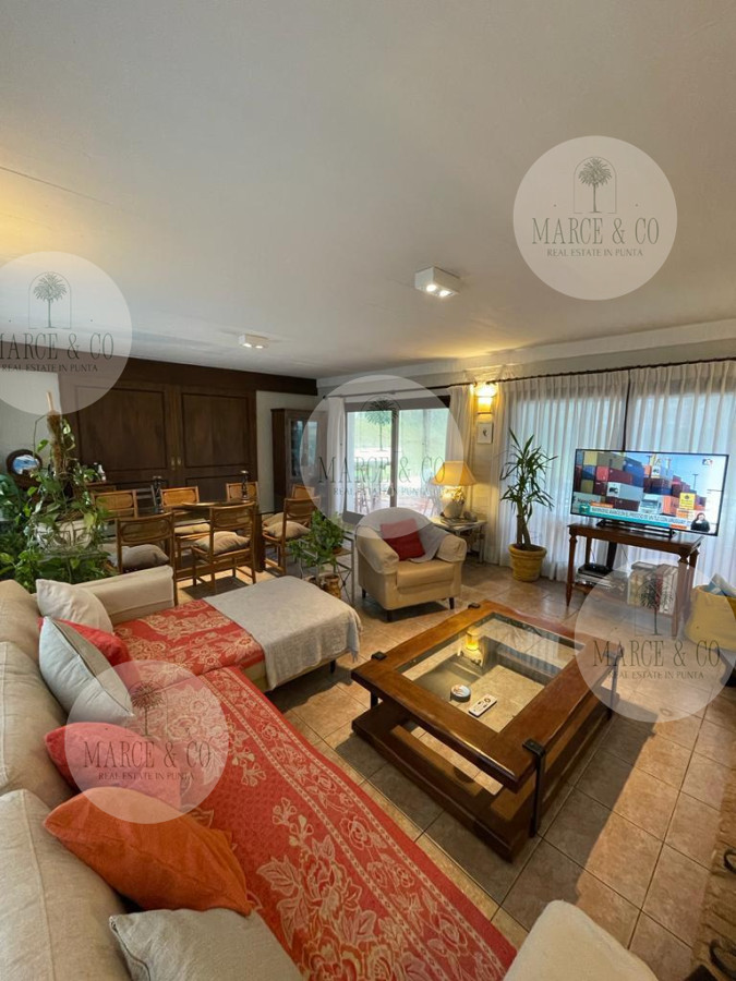 Casa ID.724 - Venta de casa de 4 dormitorios en Beverly Hills, Punta del Este