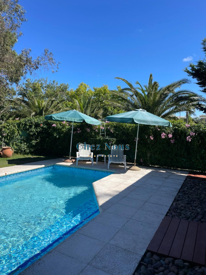 Casa ID.724 - Venta de casa de 4 dormitorios en Beverly Hills, Punta del Este
