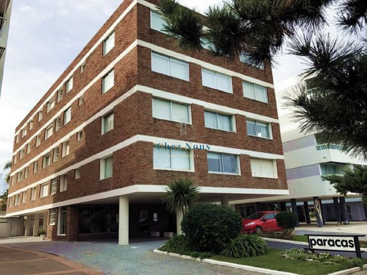 Apartamento ID.675 - Venta de Apartamento 1 dormitorio en Playa Mansa, Punta del Este.