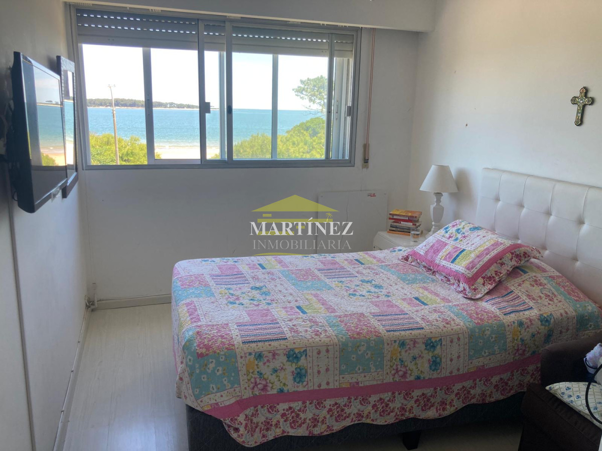 Apartamento ID.42 - Alquiler temporario de Apartamento de 4 dormitorios en Playa Mansa, Punta del Este