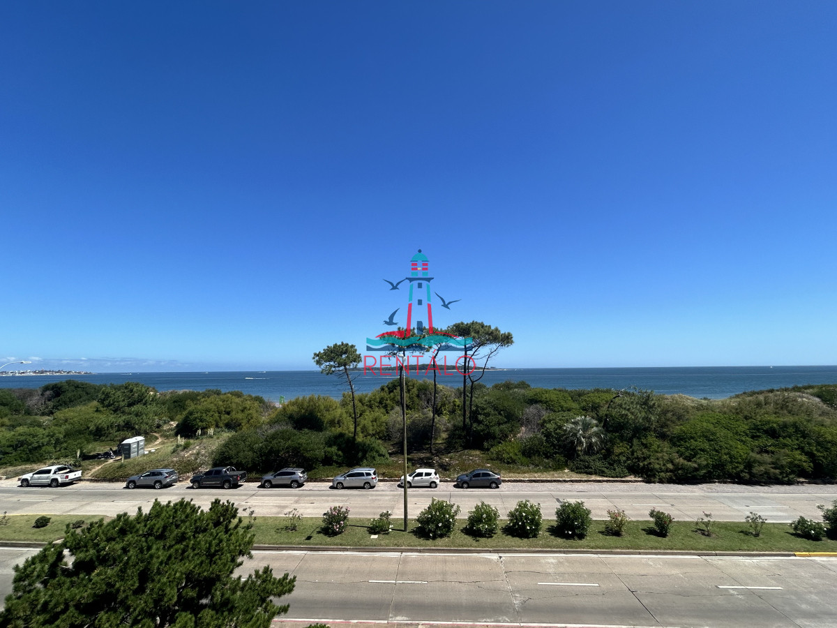Apartamento ID.139 - Alquiler temporario de Apartamento de 4 dormitorios en Playa Mansa, Punta del Este