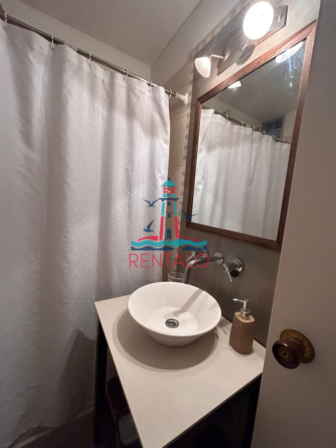 Apartamento ID.140 - Venta de apartamento de dos dormitorios en Playa Mansa, Punta del Este, Uruguay 