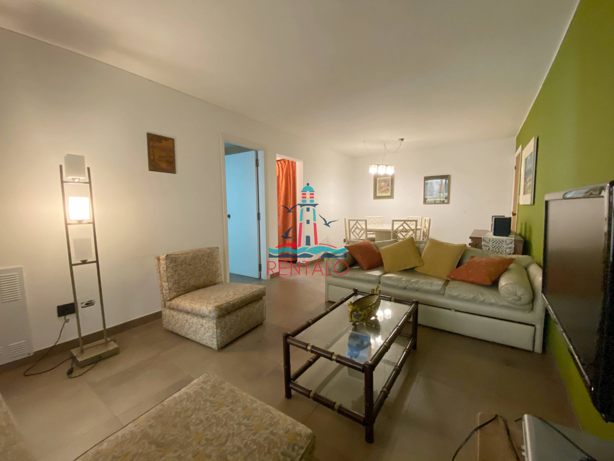 Apartamento ID.310 - Venta de Apartamento 2 dormitorios en Playa Mansa, Punta del Este.