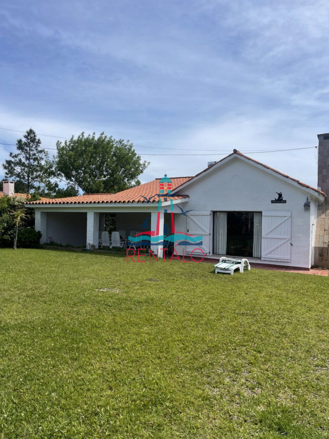 Casa ID.625 - Alquiler de casa en punta del este de 3 dormitorios a una cuadra de la playa