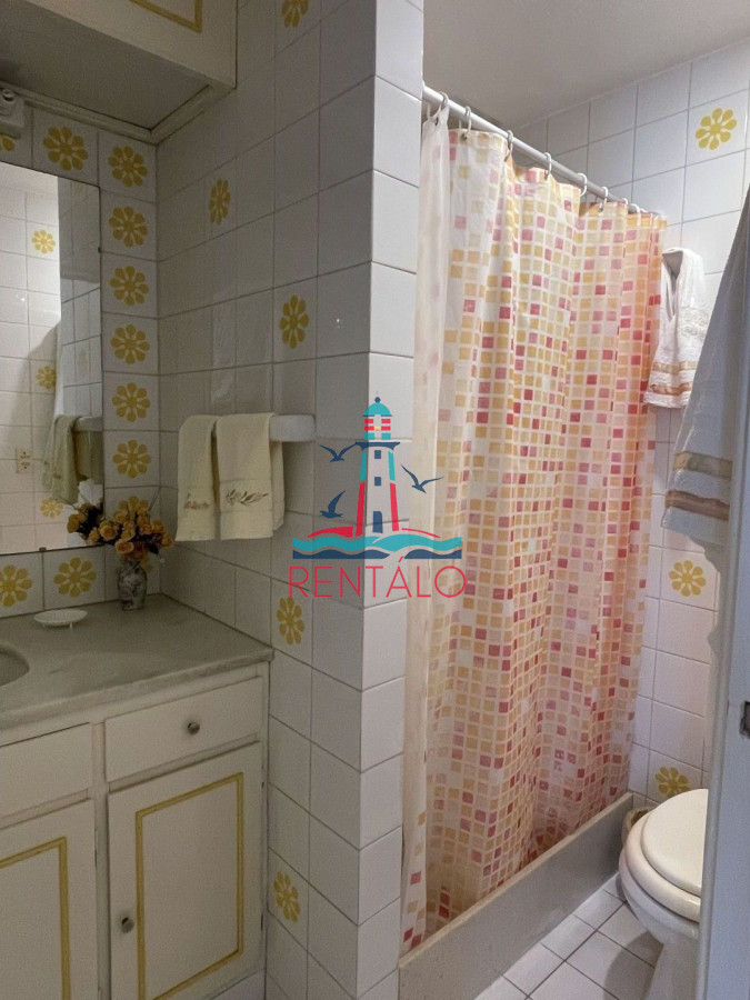 Casa ID.625 - Alquiler de casa en punta del este de 3 dormitorios a una cuadra de la playa