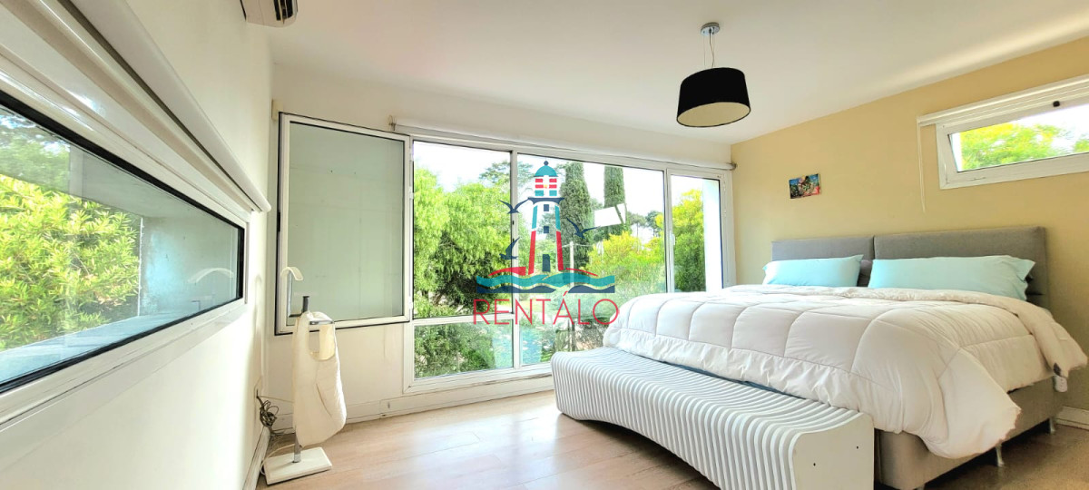 Casa ID.241 - Casa en venta de 4 dormitorios en Punta del este 