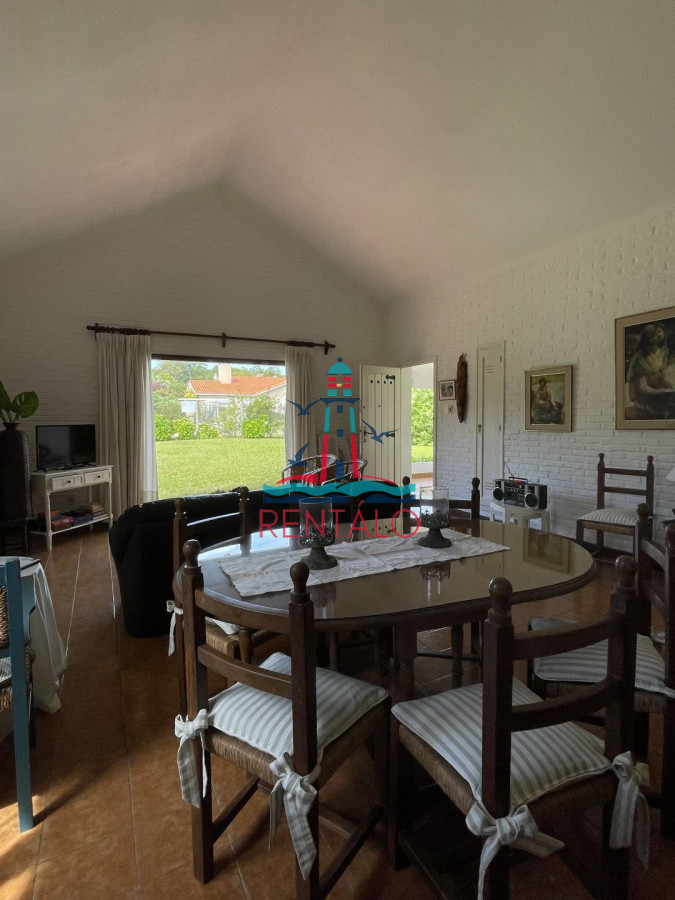 Casa ID.625 - Alquiler de casa en punta del este de 3 dormitorios a una cuadra de la playa