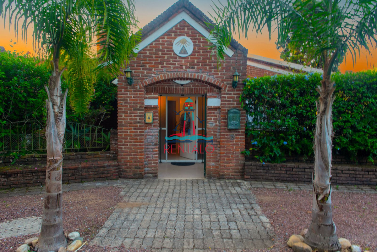Casa ID.240 - Casa en venta 5 dormitorios en Punta del este Rincon del Indio