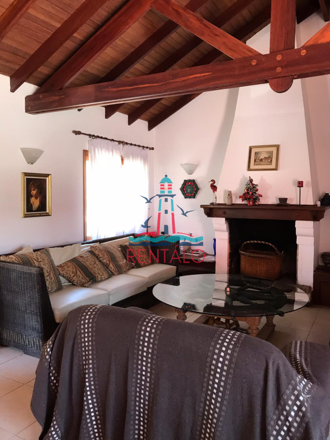 Casa ID.239 - Venta de Casa 4 dormitorios en Beverly Hills, Punta del Este.
