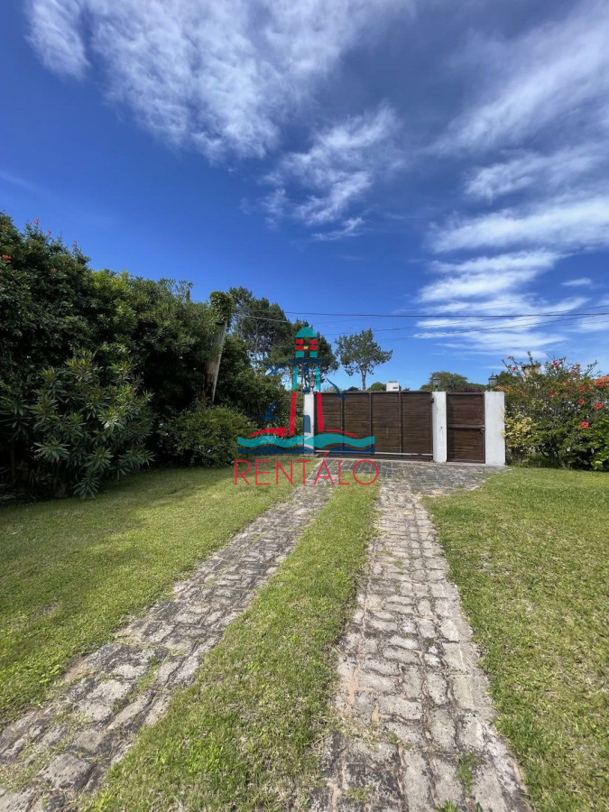 Casa ID.625 - Alquiler de casa en punta del este de 3 dormitorios a una cuadra de la playa