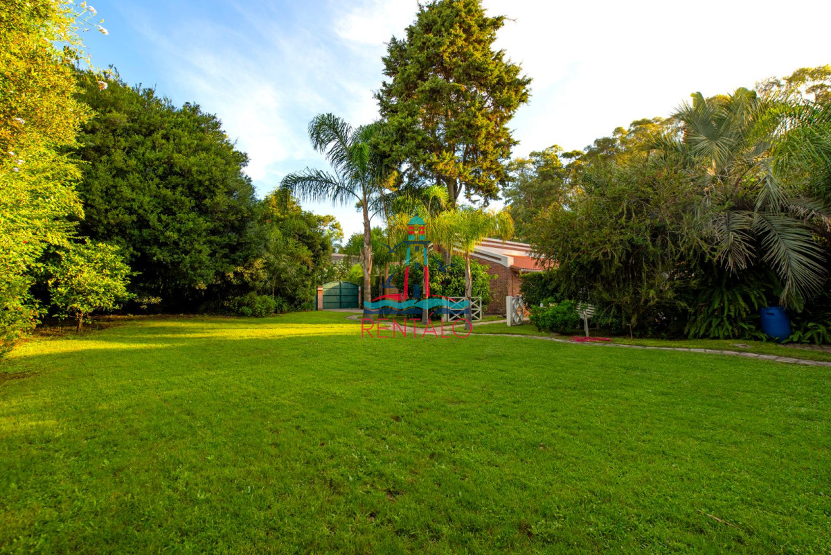 Casa ID.240 - Casa en venta 5 dormitorios en Punta del este Rincon del Indio