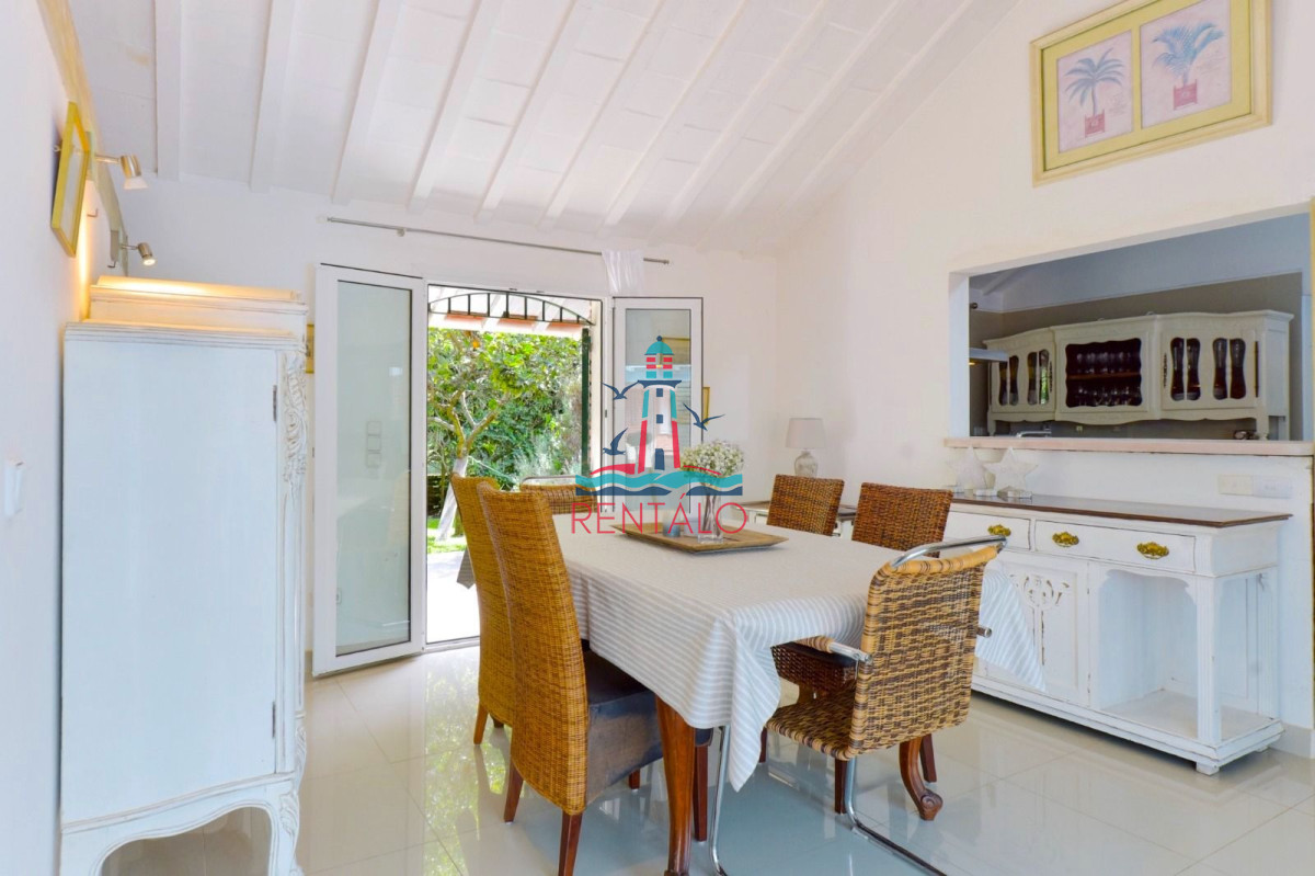 Casa ID.240 - Casa en venta 5 dormitorios en Punta del este Rincon del Indio