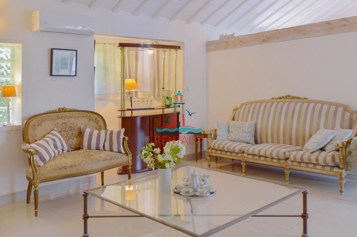 Casa ID.240 - Casa en venta 5 dormitorios en Punta del este Rincon del Indio