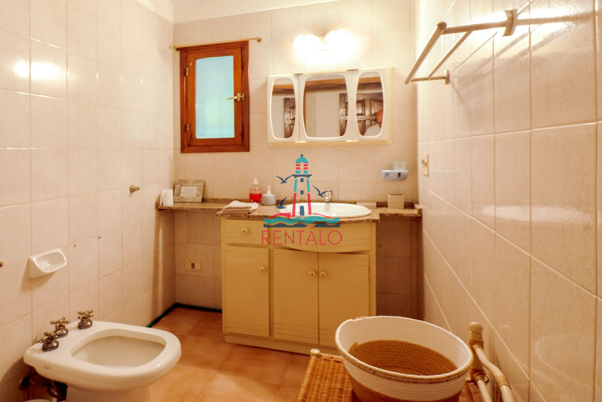 Casa ID.240 - Casa en venta 5 dormitorios en Punta del este Rincon del Indio