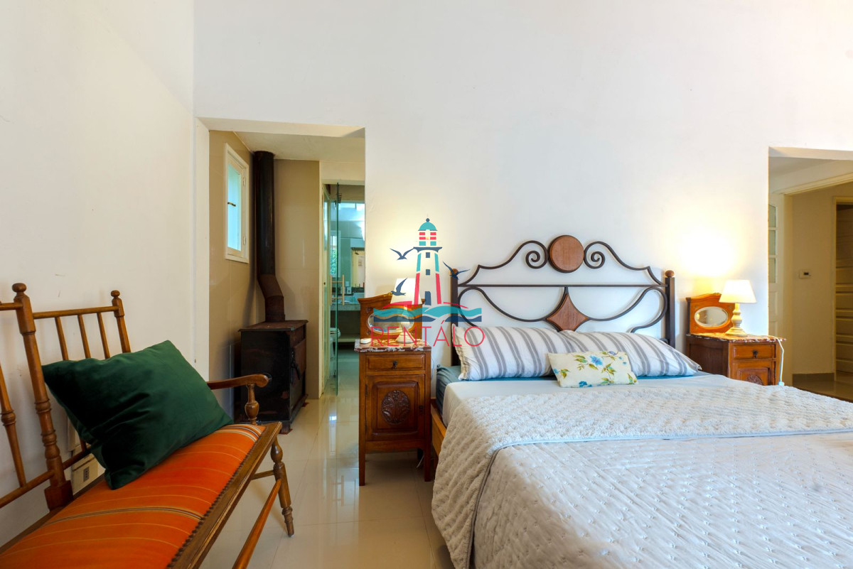 Casa ID.240 - Casa en venta 5 dormitorios en Punta del este Rincon del Indio