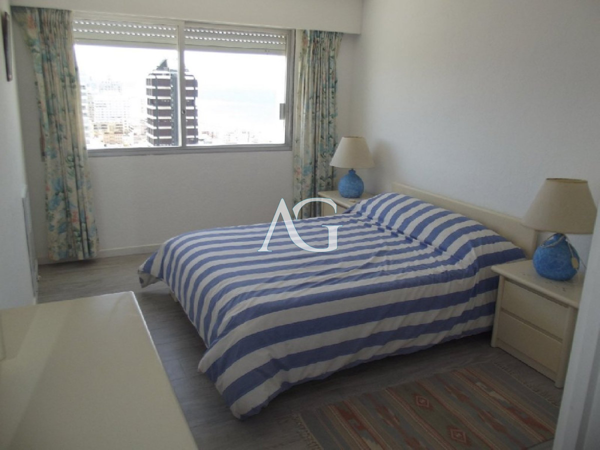 Apartamento ID.72 - Venta apartamento 3 dormitorios, Península, Punta del Este.