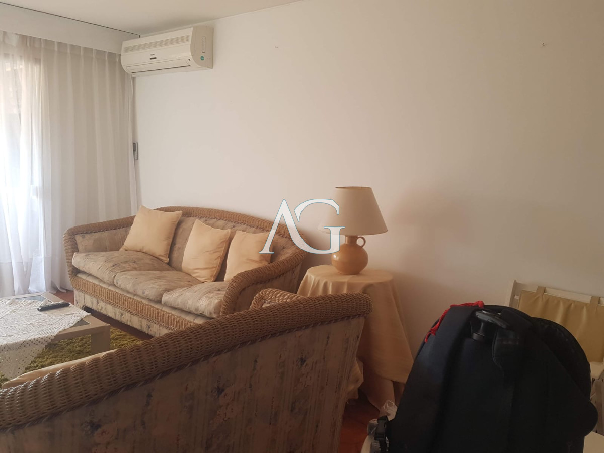 Apartamento ID.56 - Alquiler temporario de Apartamento de 4 dormitorios en Playa Mansa, Punta del Este