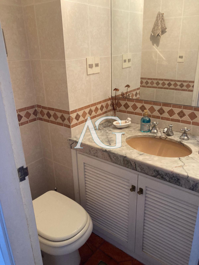 Apartamento ID.56 - Alquiler temporario de Apartamento de 4 dormitorios en Playa Mansa, Punta del Este