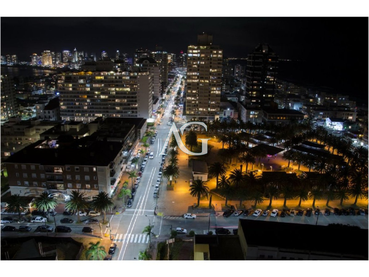 Apartamento ID.72 - Venta apartamento 3 dormitorios, Península, Punta del Este.