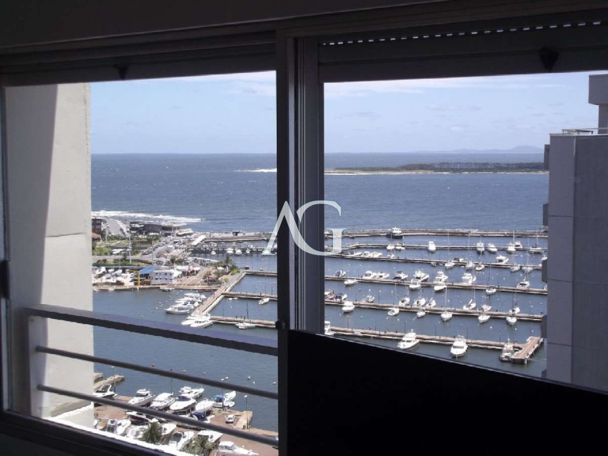 Apartamento ID.72 - Venta apartamento 3 dormitorios, Península, Punta del Este.
