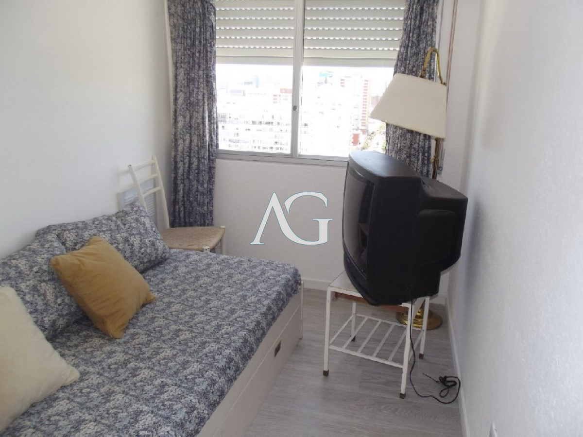 Apartamento ID.72 - Venta apartamento 3 dormitorios, Península, Punta del Este.