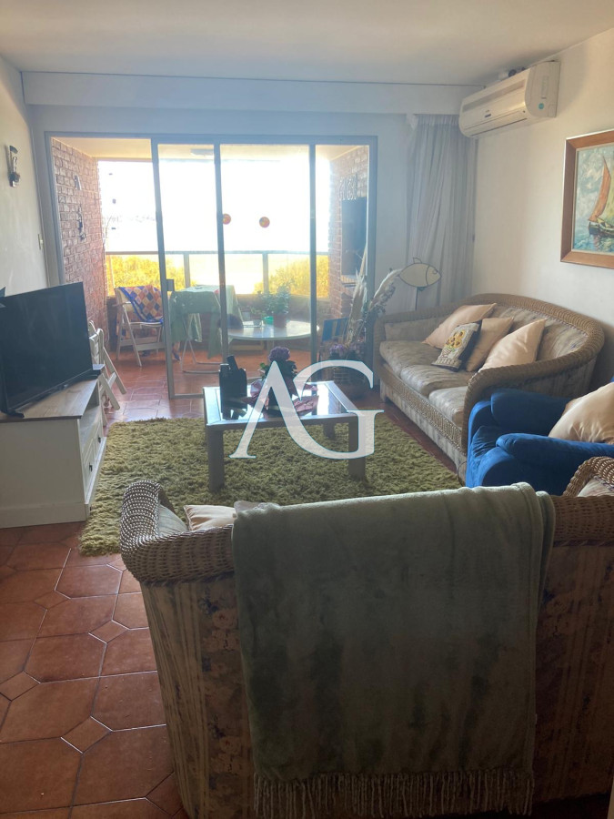 Apartamento ID.56 - Alquiler temporario de Apartamento de 4 dormitorios en Playa Mansa, Punta del Este