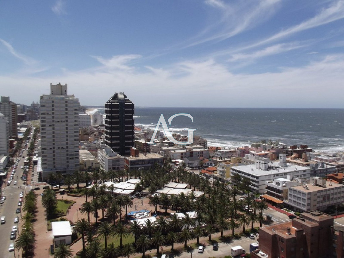 Apartamento ID.72 - Venta apartamento 3 dormitorios, Península, Punta del Este.