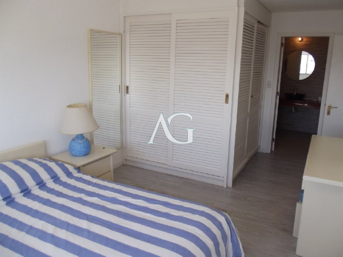 Apartamento ID.72 - Venta apartamento 3 dormitorios, Península, Punta del Este.