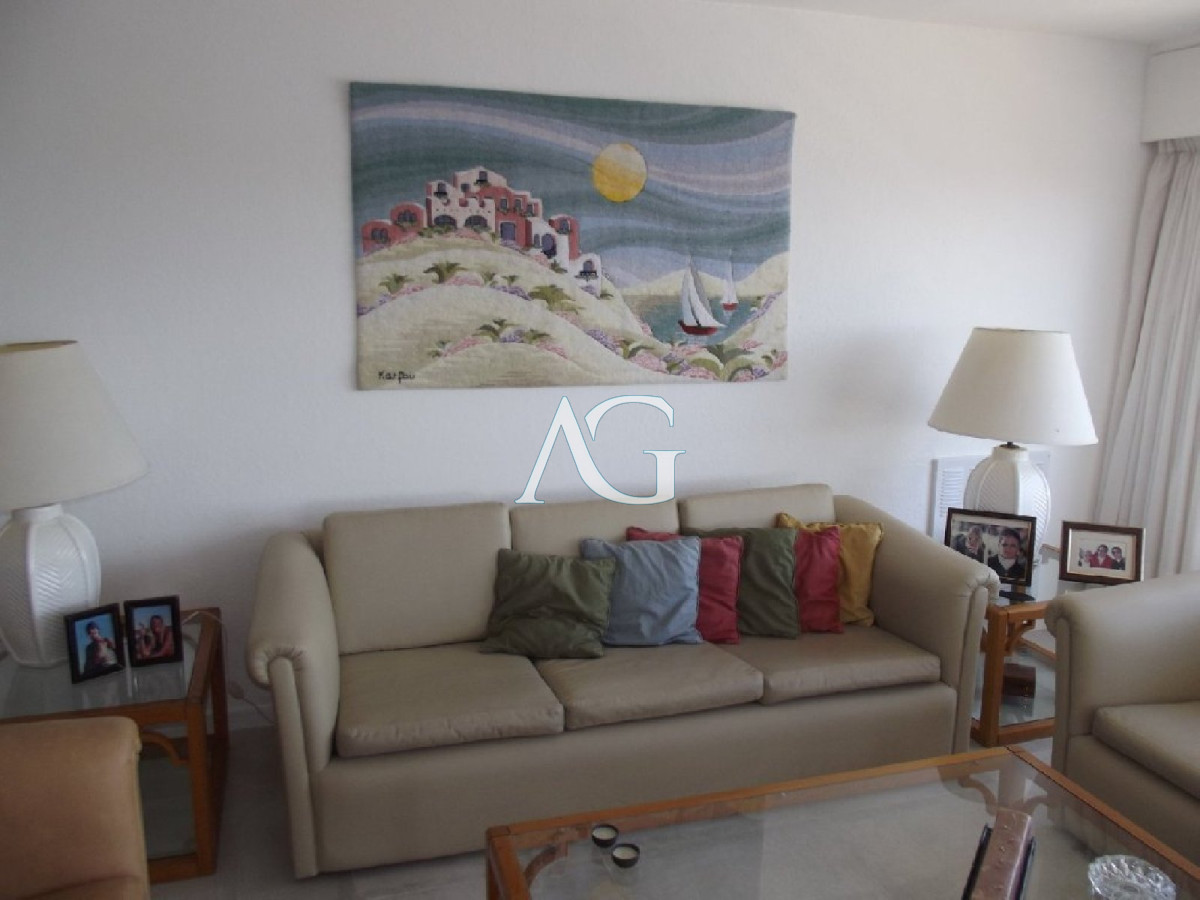 Apartamento ID.72 - Venta apartamento 3 dormitorios, Península, Punta del Este.