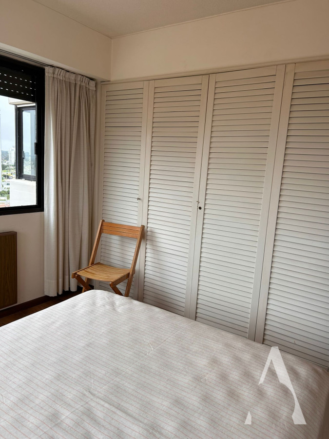 Apartamento ID.80 - Alquiler Invernal y temporada de Apartamento 2 dormitorios en Playa Brava, Punta del Este. 