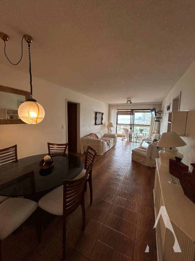 Apartamento ID.80 - Alquiler Invernal y temporada de Apartamento 2 dormitorios en Playa Brava, Punta del Este. 