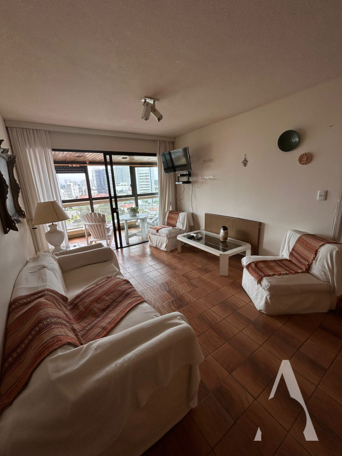 Apartamento ID.80 - Alquiler Invernal y temporada de Apartamento 2 dormitorios en Playa Brava, Punta del Este. 