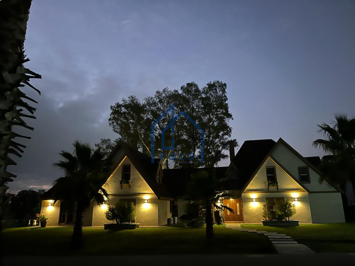 Casa ID.26 - Venta de Casa, en Cumbres de Carrasco